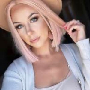 Chelsey smith cosmetics wig